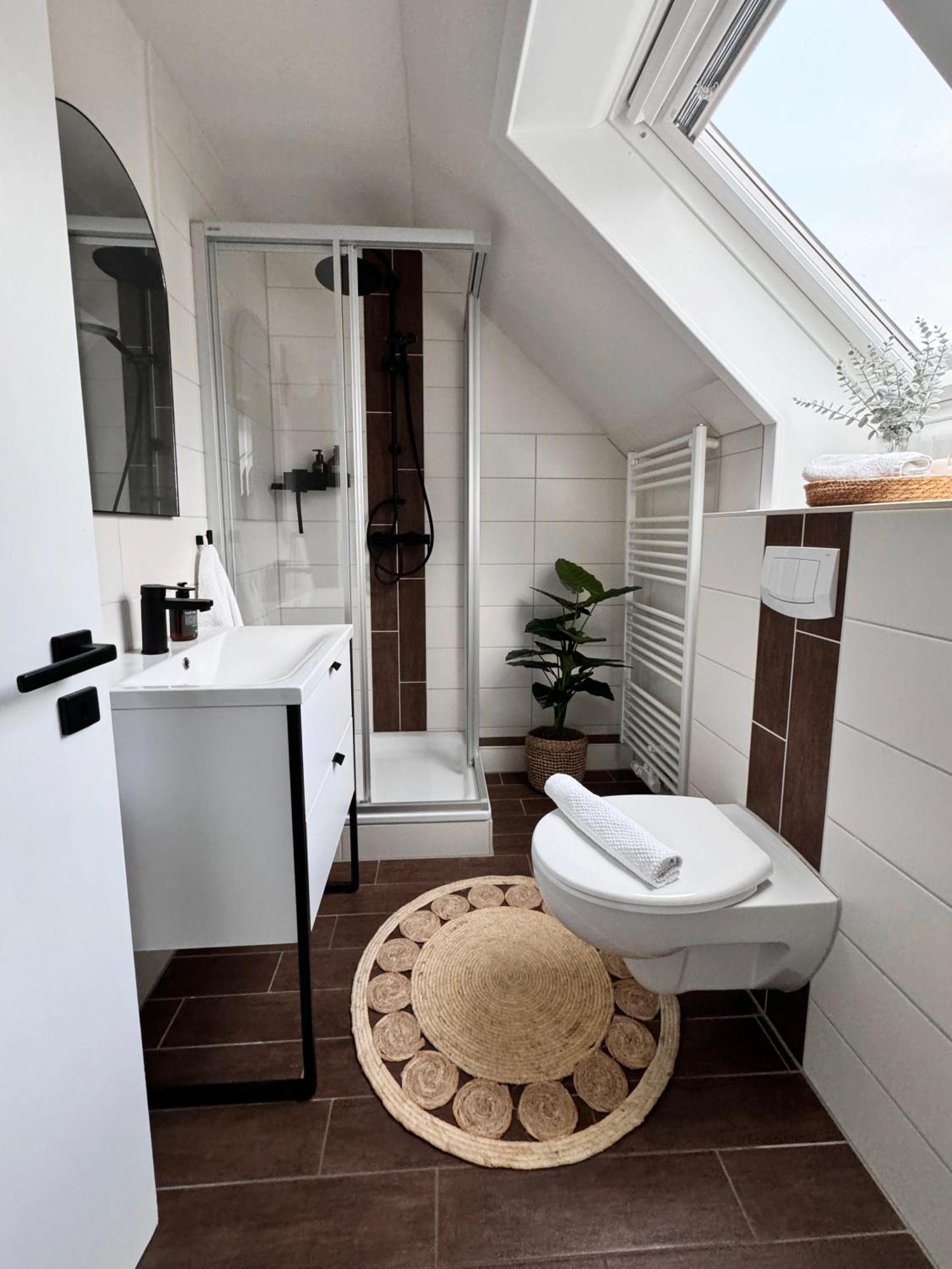 Seaside Rooms - Design-Apartment Mit Balkon & Parkplatz - Inklusive Strandkorb Direkt Am Wasser Und Spa & Sauna Saisonal Büsum Eksteriør billede